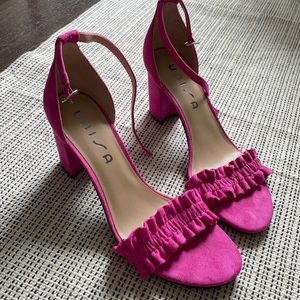 Unisa size 9.5 magenta heels